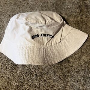 Good American Bucket Hat